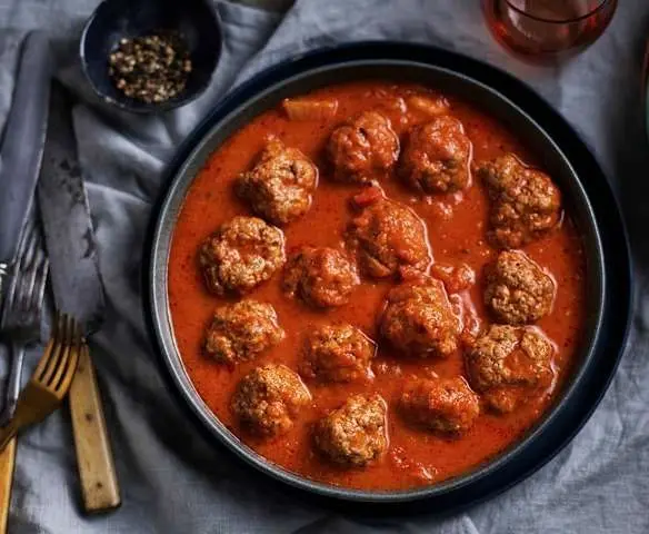 Albóndigas con tomate de cerdo