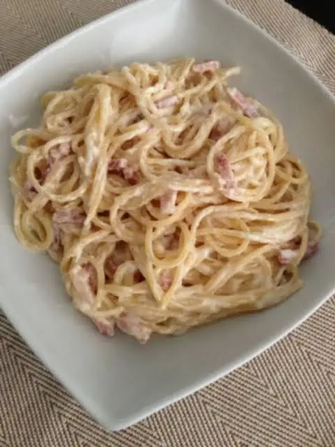 Espaguetis a la carbonara