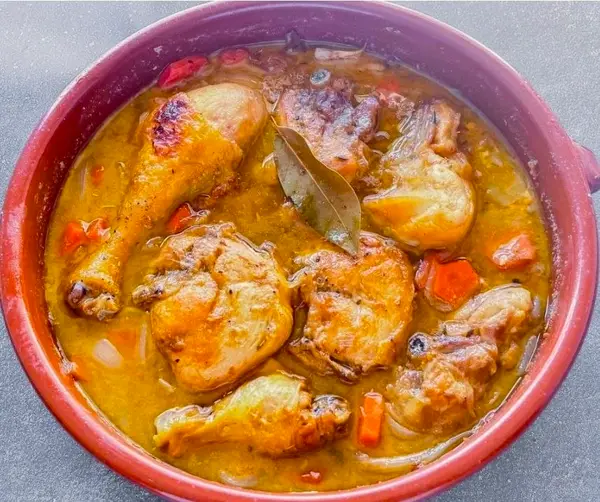 Pollo en salsa