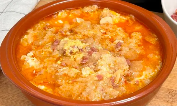Sopa castellana o sopa de ajo